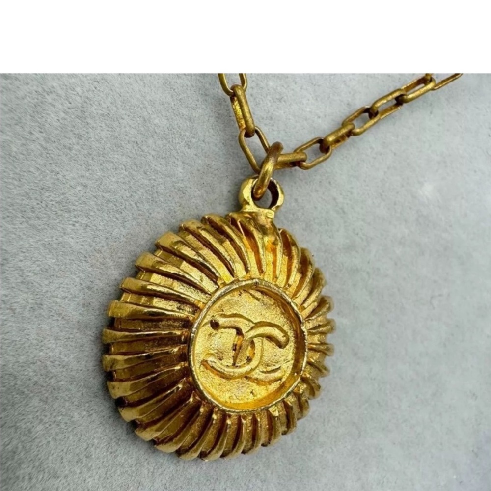 Chanel CC Necklace - 17” vintage gold plated necklace - Picture 4 of 16